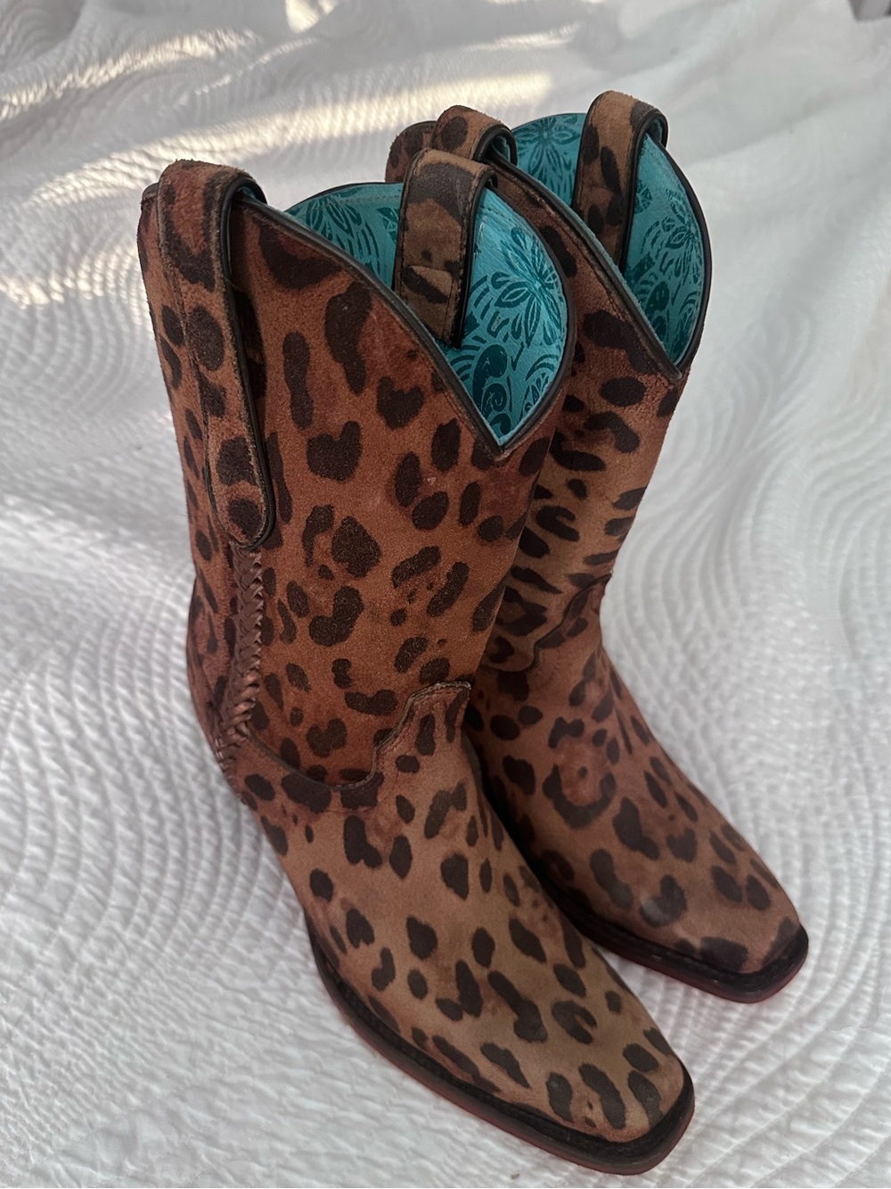 NWOT Leopard Print Heeled Western Boots in Brown